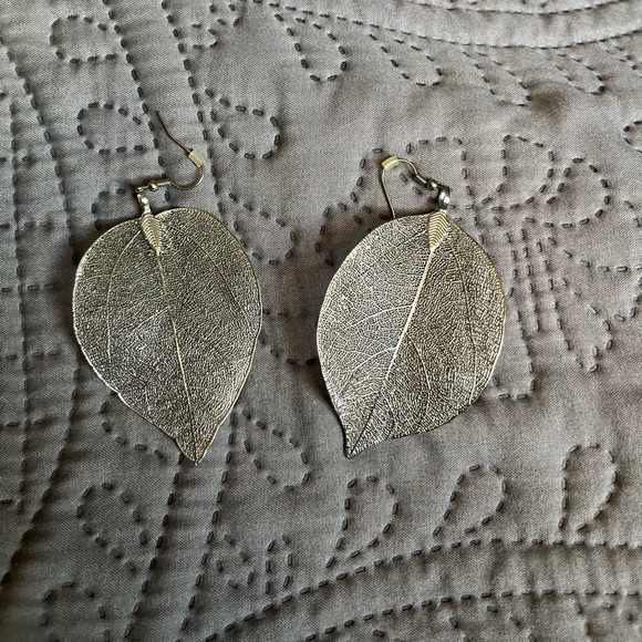 Silver leaf earrings - Picture 2 of 3